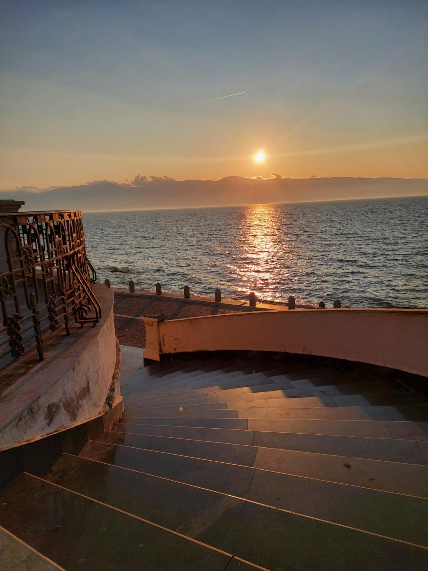 Strettomare-Business & Travel Apartment Reggio Calabria Exterior photo